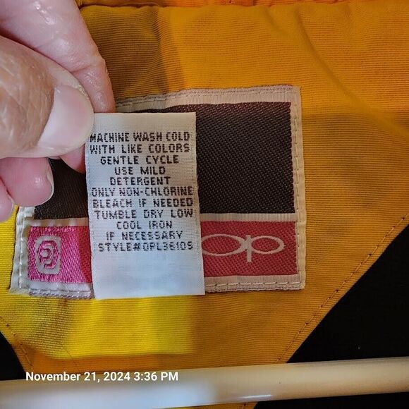 OP Women's Snow Ski Jacket Size Medium, Pockets Inside and Out, Zipper Hook Loop - Picture 5 of 14